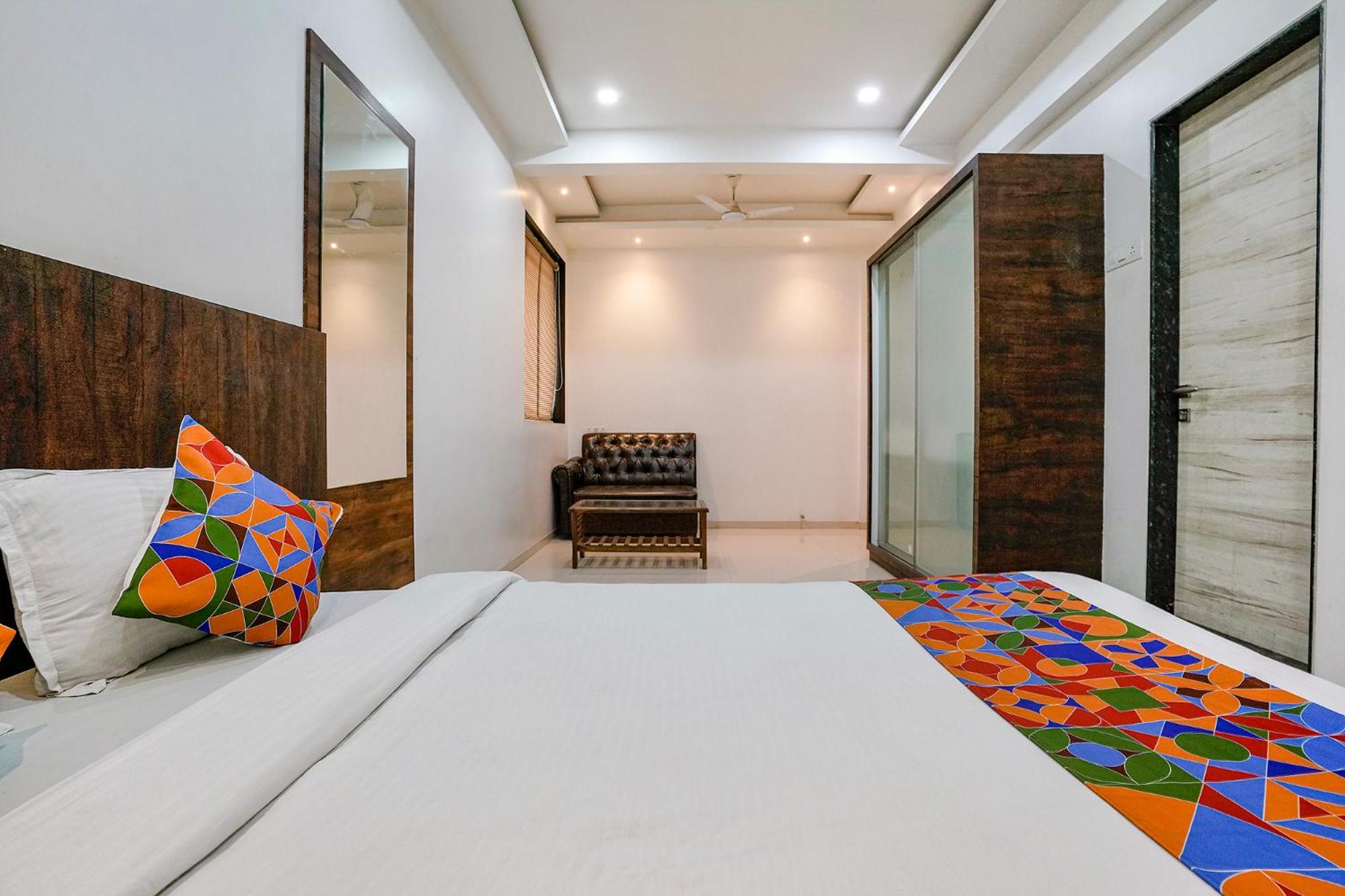 Fabhotel Krishna Inn Kashele Buitenkant foto