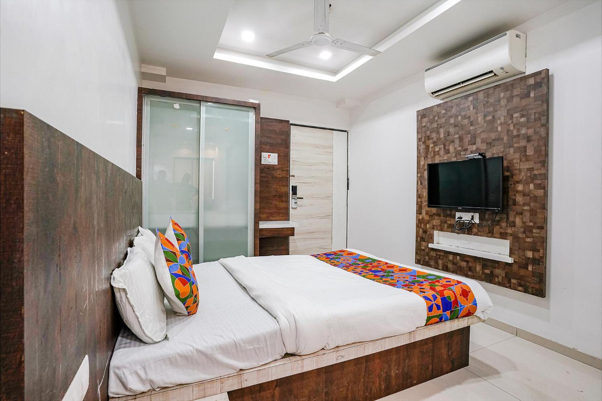 Fabhotel Krishna Inn Kashele Buitenkant foto